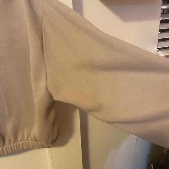 Urban Outfitters sweater (large) - Picture 5 of 6